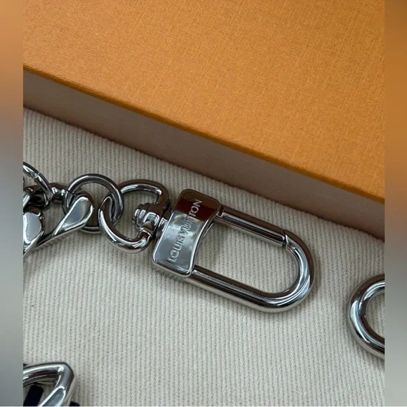LOUIS VUITTON✨RARE✨ Flower Chain Bag Charm in Silver
